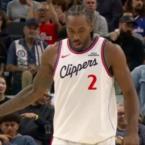 世界杯直播软件安装-丝滑一抛！伦纳德1打2造犯规打进 但罚球没中2+0